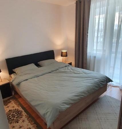 Apartament Chaplins 3 Camere Karácsonkő Kültér fotó