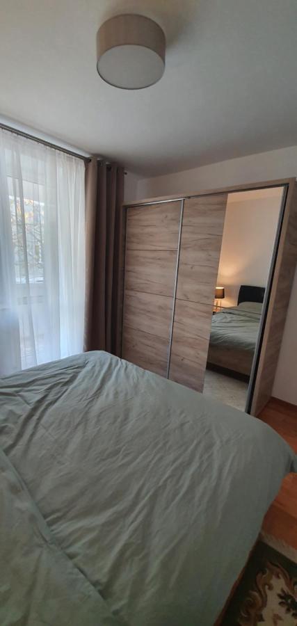 Apartament Chaplins 3 Camere Karácsonkő Kültér fotó