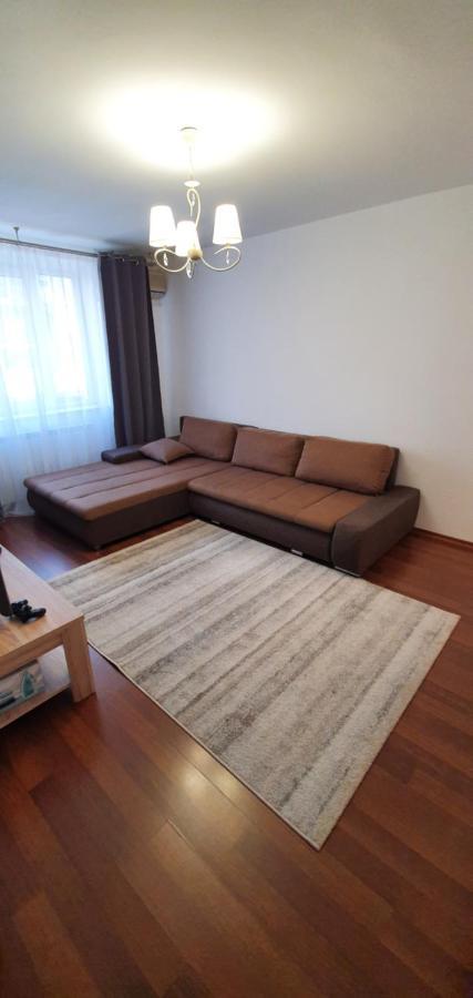 Apartament Chaplins 3 Camere Karácsonkő Kültér fotó