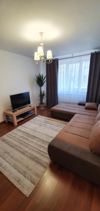 Apartament Chaplins 3 Camere Karácsonkő Kültér fotó