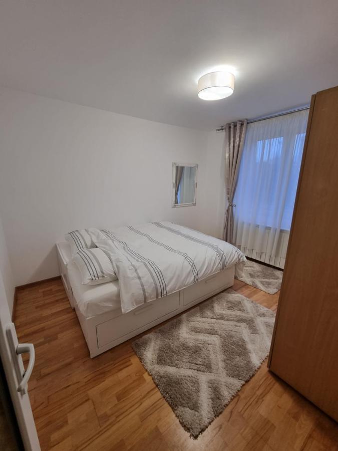 Apartament Chaplins 3 Camere Karácsonkő Kültér fotó